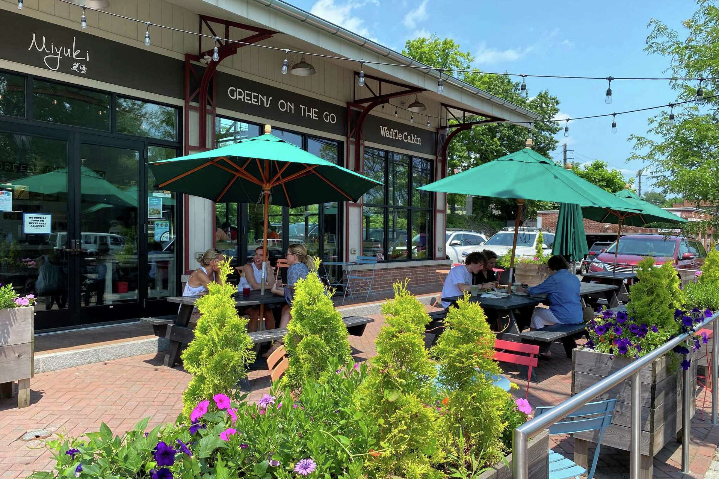 Restaurants in New Canaan and the way to reduce food waste