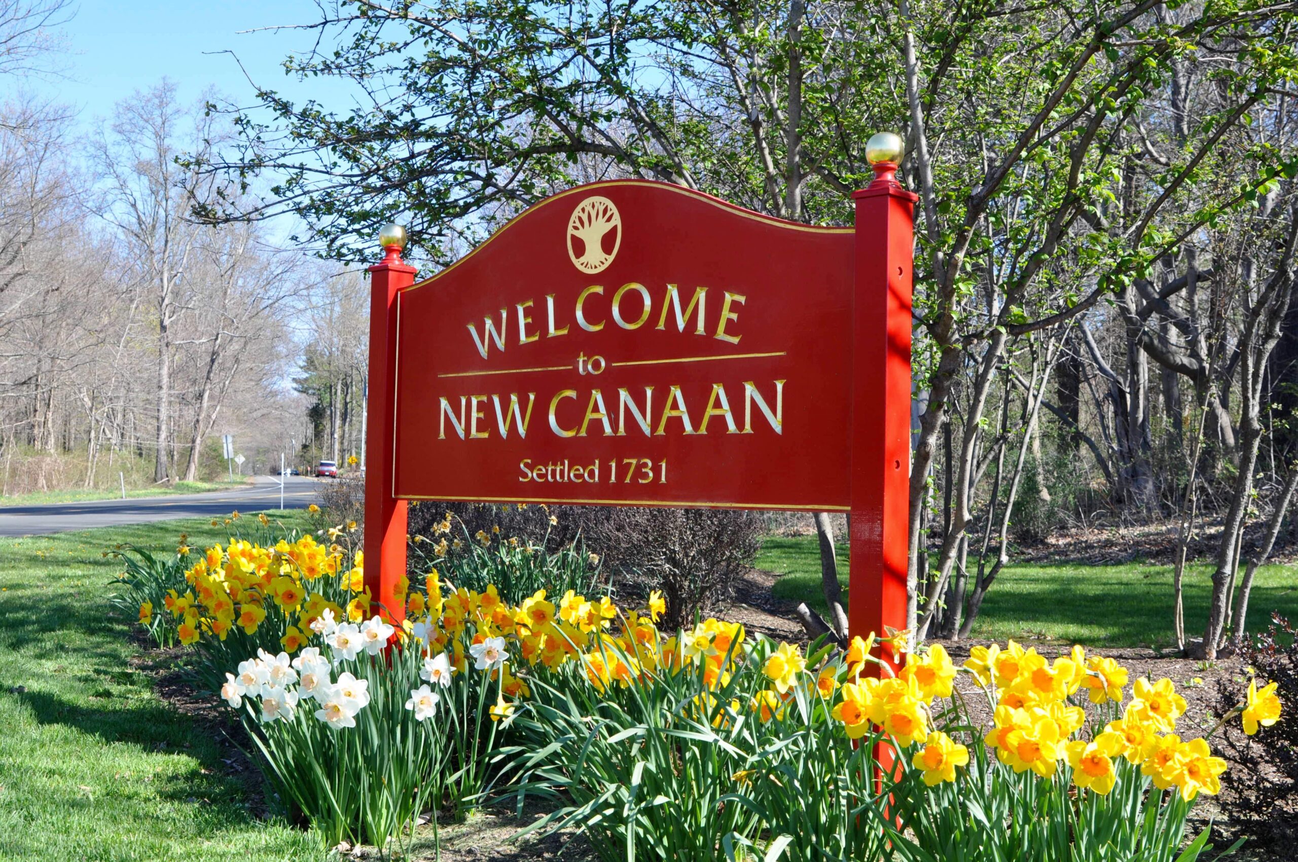 Sign at entrance to New Canaan